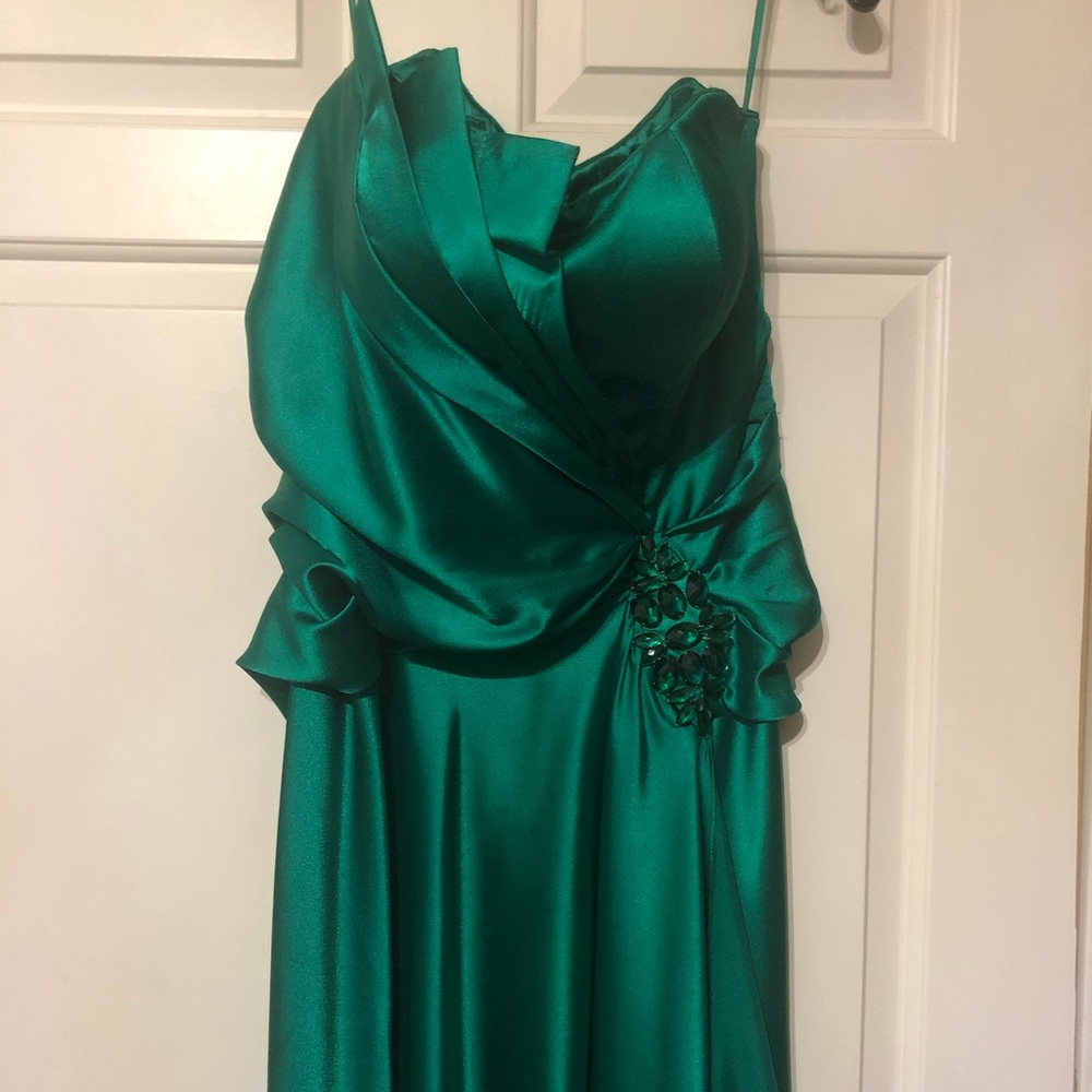 I’m A SEXY Green Strappy Lady